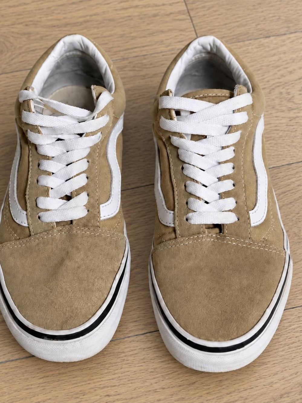 Women's Suede Skate Sneakers - Tan & White